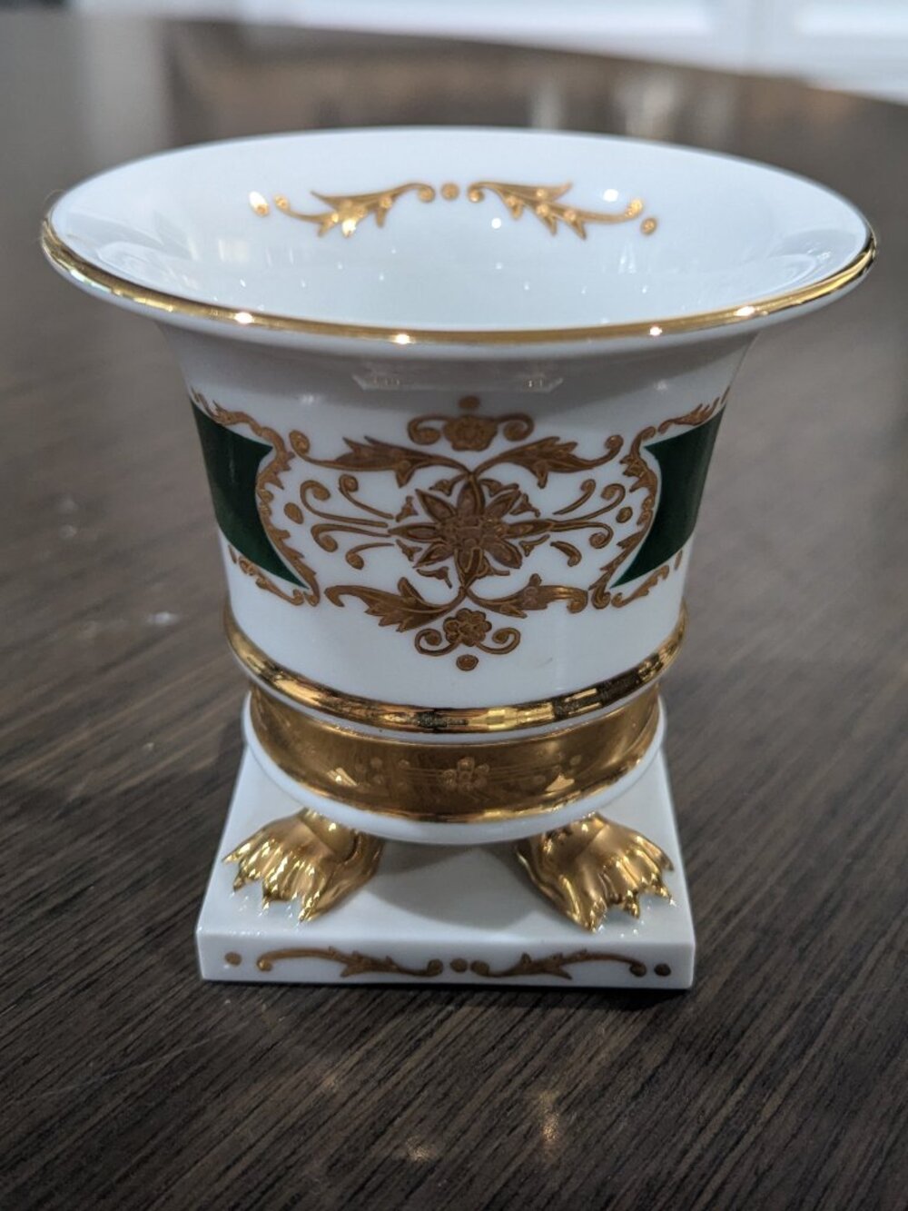 Herend (HUNGARY) Porcelain Queen Victoria Clawfooted Urn, 4" H x 4.25" Diameter